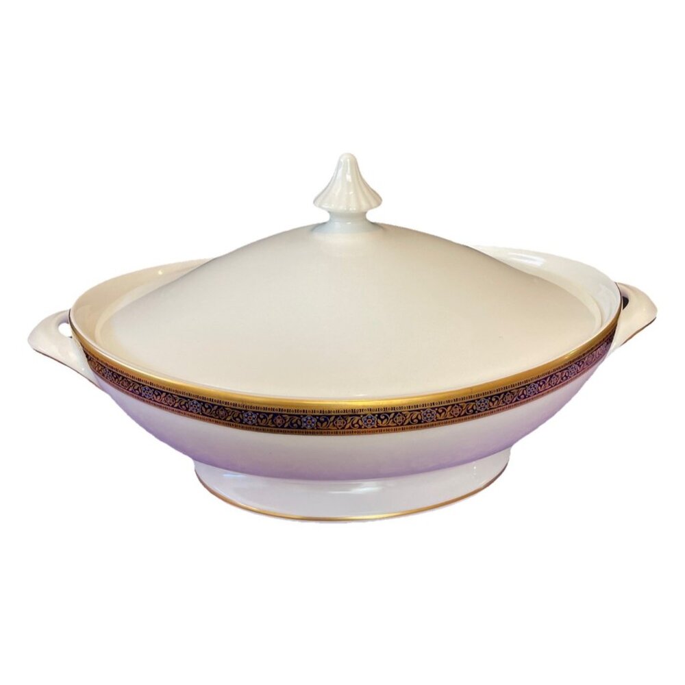 Royal Doulton Fine Bone China Harlow Covered Serving Vegetable Bowl READ 1973
